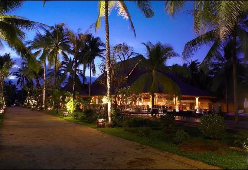 استراحتگاه Keeree Waree Seaside Villa