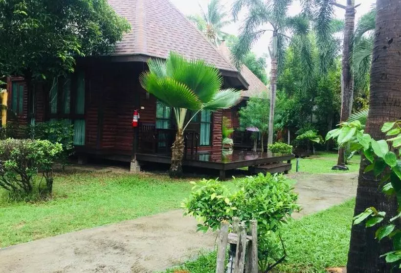 استراحتگاه Keeree Waree Seaside Villa