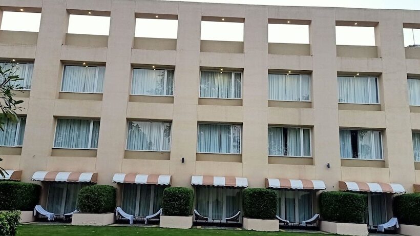 Отель The Arindum