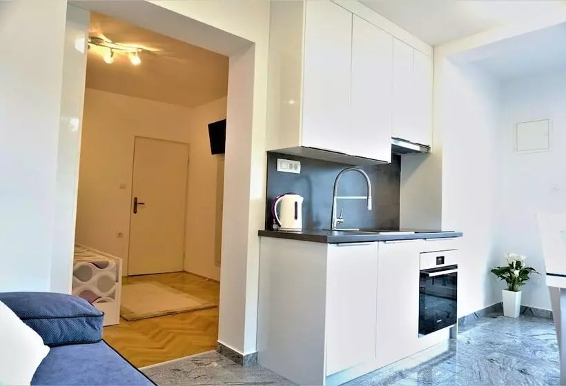 ペンション Apartment And Rooms Milak