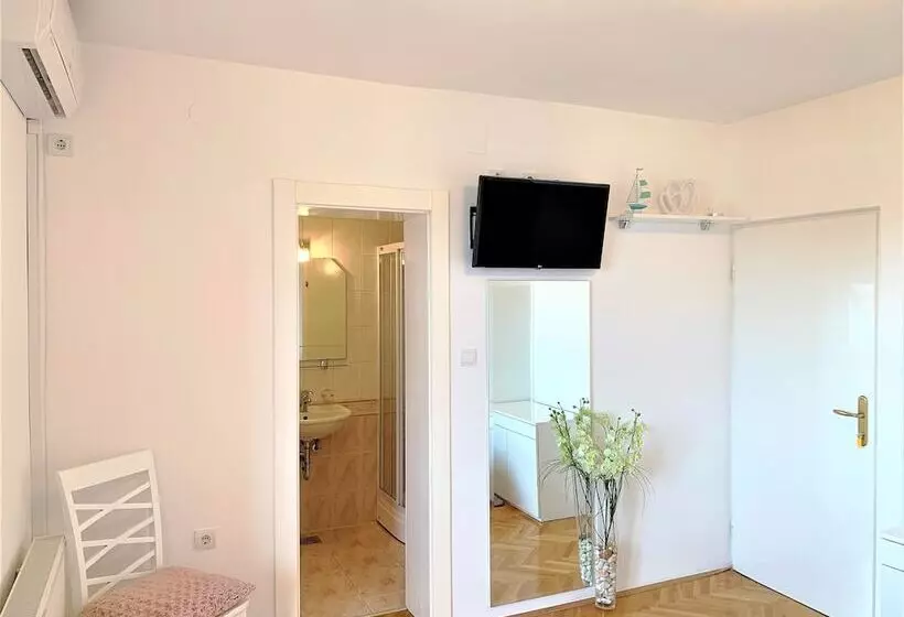ペンション Apartment And Rooms Milak