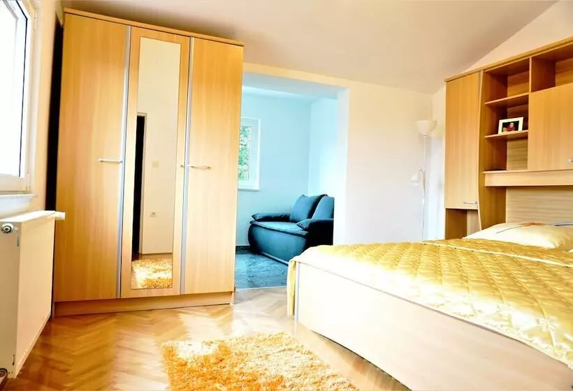 ペンション Apartment And Rooms Milak