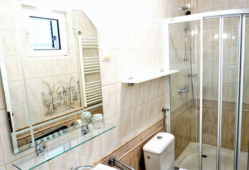 펜션 Apartment And Rooms Milak