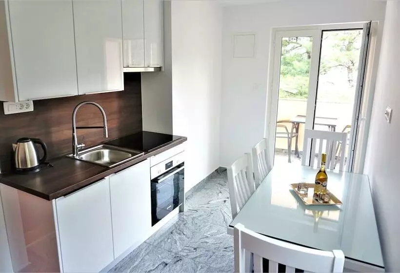 ペンション Apartment And Rooms Milak