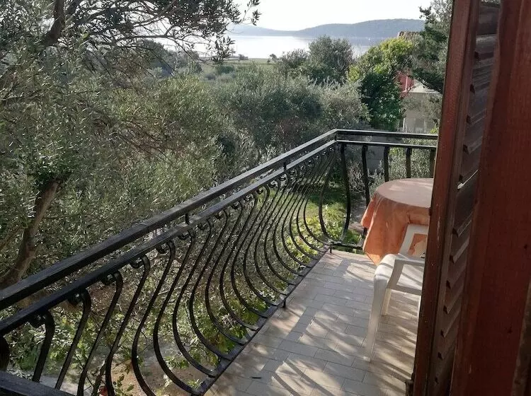 پانسیون Apartments Mery