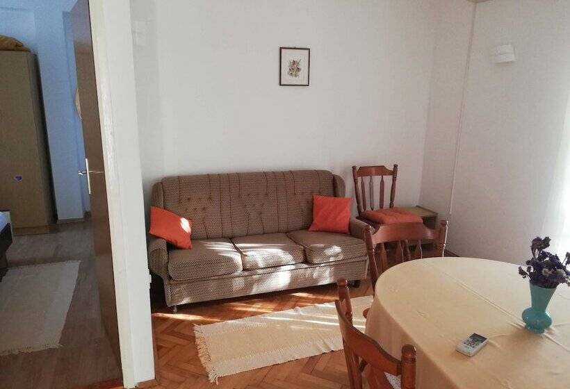 펜션 Apartments Mery