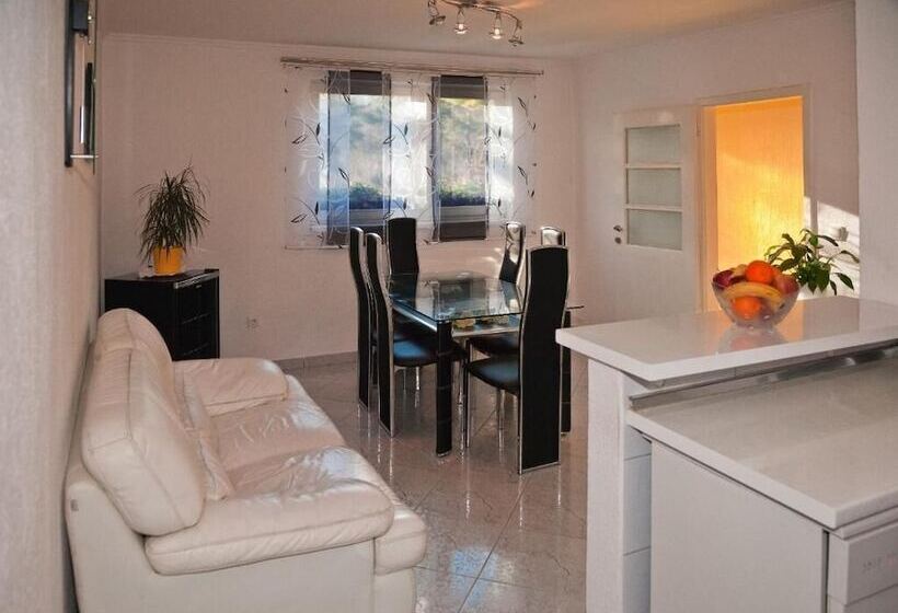 ペンション Guest House Slavica