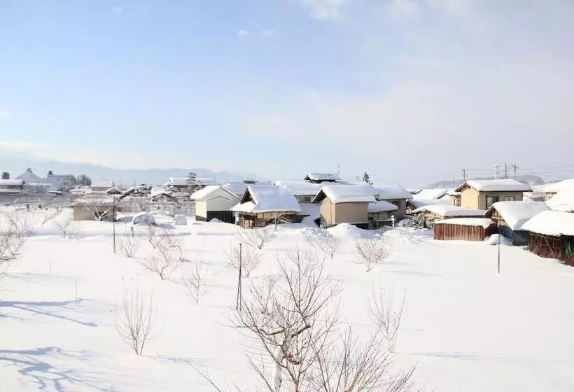 Majatalo Guesthouse Kanoka