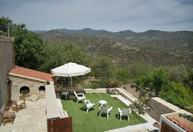 Thyone Uno Bal Cottage