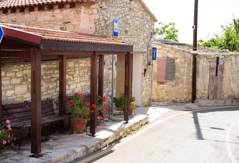 Thyone Uno Bal Cottage