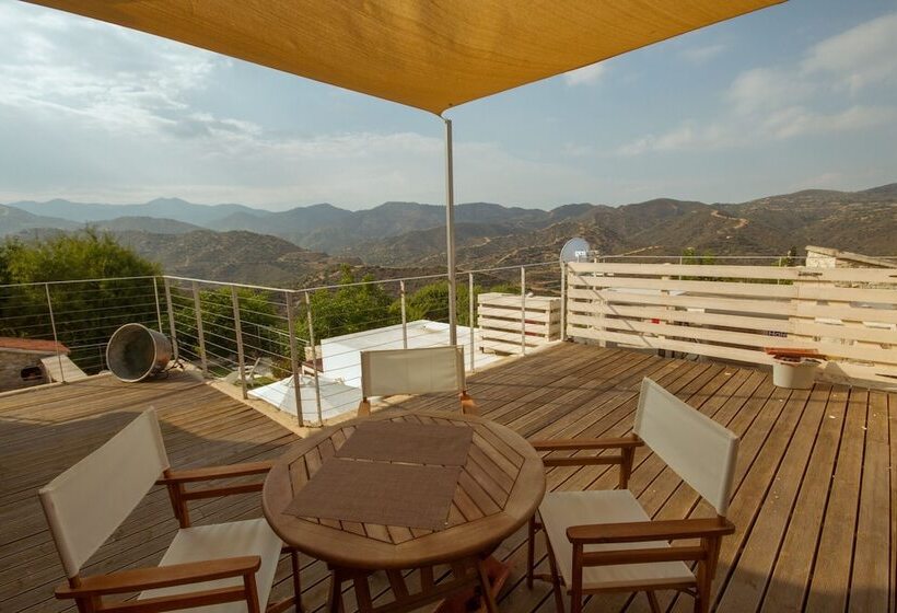 Thyone Uno Bal Cottage