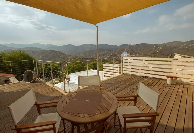 Thyone Uno Bal Cottage