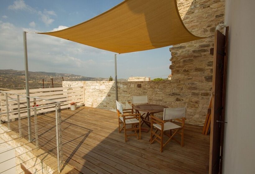 Thyone Uno Bal Cottage