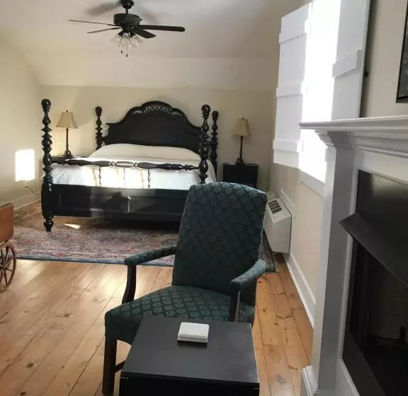 Aamiaismajoitus (B&B) Canemount Plantation Inn