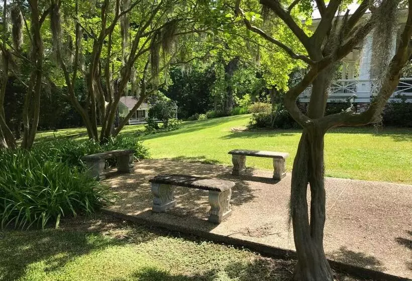 Aamiaismajoitus (B&B) Canemount Plantation Inn