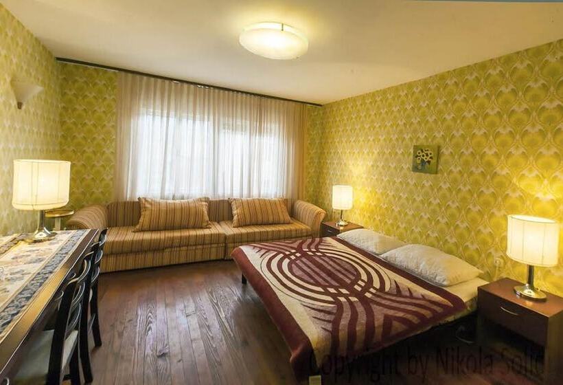 Dragan’s Den Plitvice Hostel