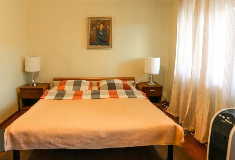 Dragan’s Den Plitvice Hostel