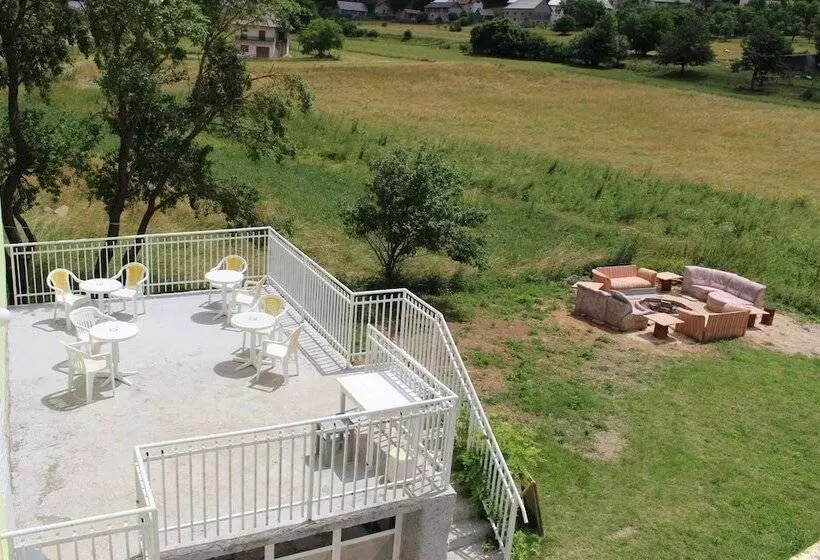 Dragan’s Den Plitvice Hostel