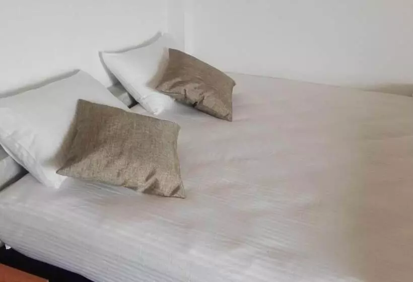 ペンション Mango Roots