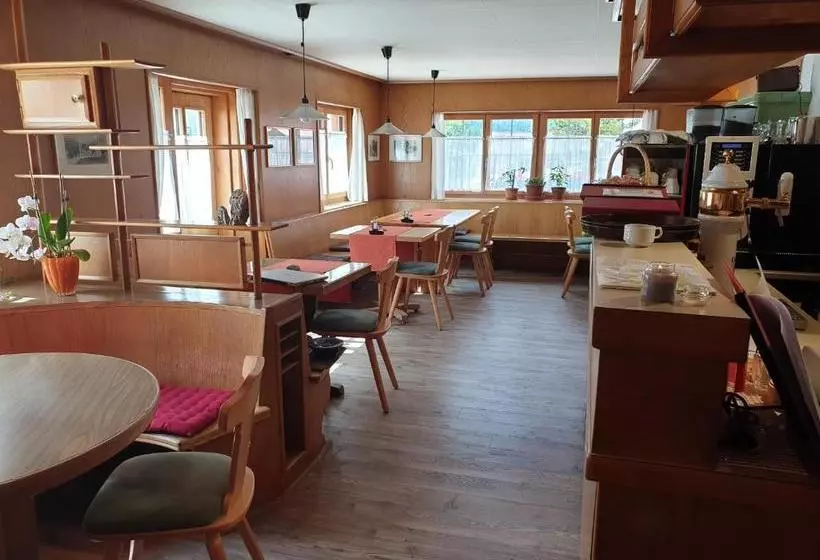 Retkeilymaja Landgasthaus Post