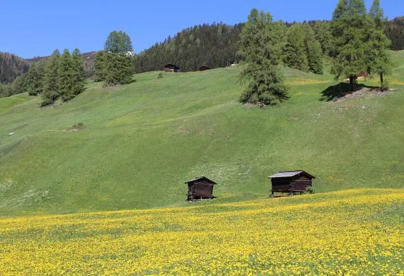 ユースホステル Landhuus Frauenkirch