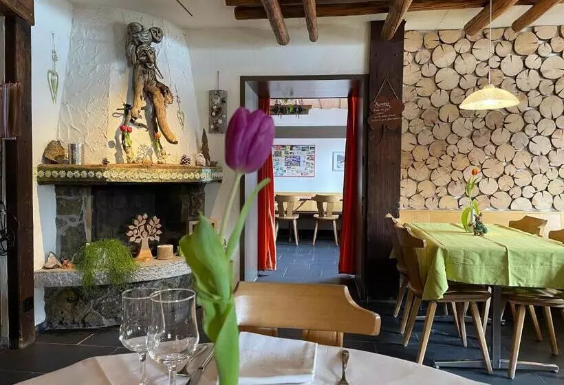 ユースホステル Landhuus Frauenkirch