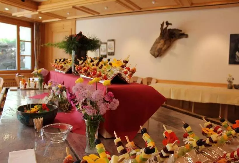 ユースホステル Landhuus Frauenkirch