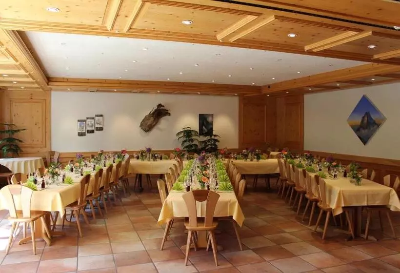 ユースホステル Landhuus Frauenkirch