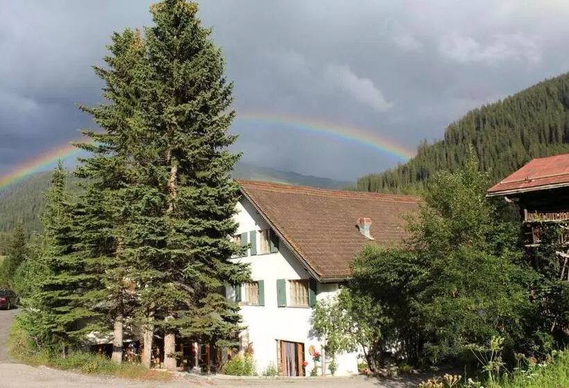 ユースホステル Landhuus Frauenkirch