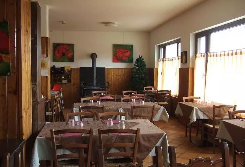 Hotelli Albergo Alla Posta