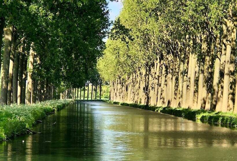 فندق Haras Des Chartreux