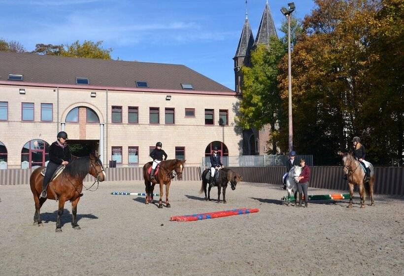 فندق Haras Des Chartreux
