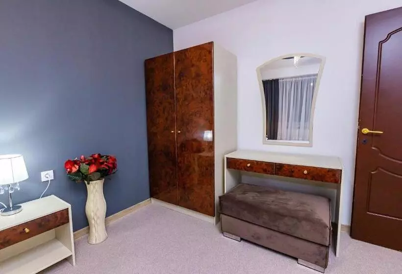 Hotelli Komitite Complex