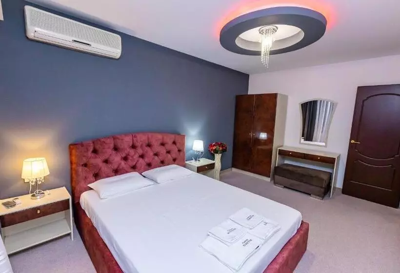 Hotelli Komitite Complex