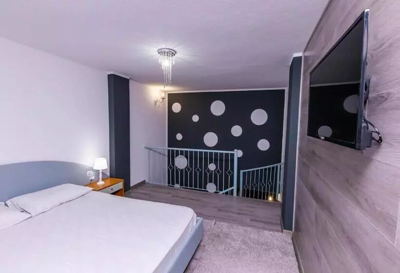 Hotelli Komitite Complex