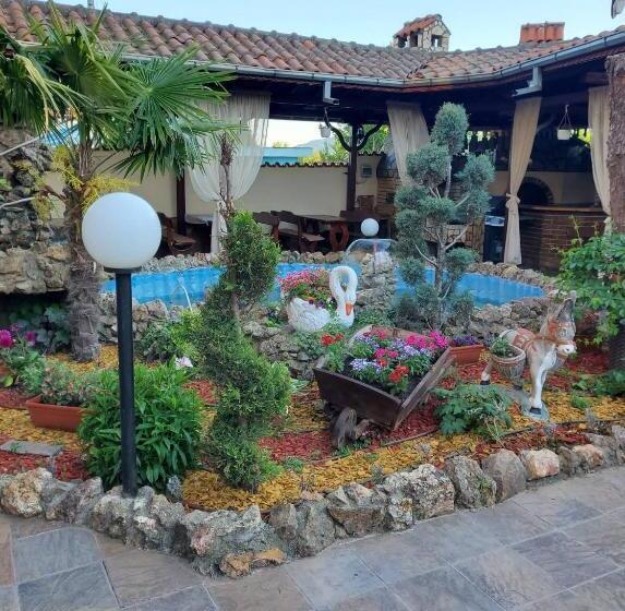 호텔 Komitite Complex