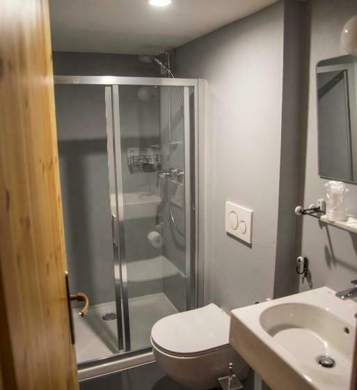 Hotelli Vittoria   Ca  De La Montagna