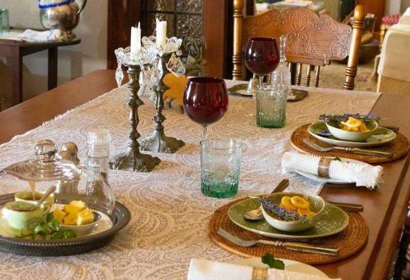 بنسيون Anna's Farm Stay