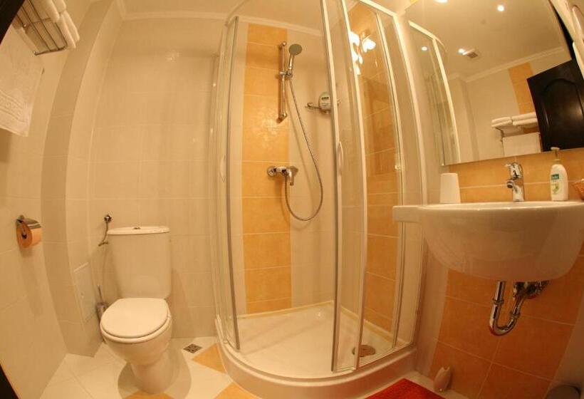 بنسيون Casa Bata