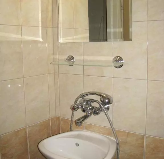 پانسیون Guest House Familia