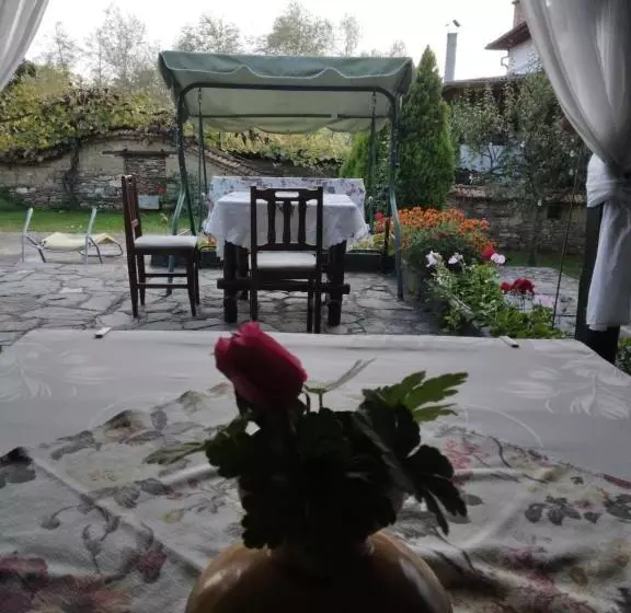 Majatalo Guest House Popov