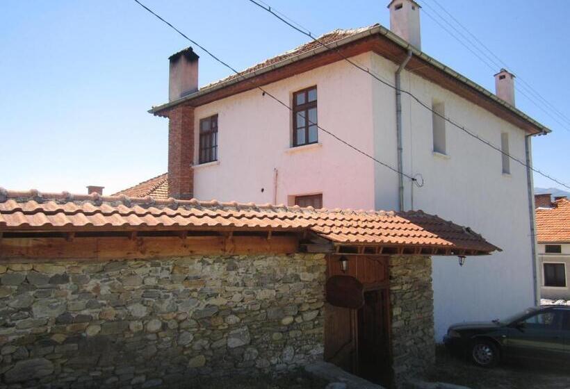 펜션 Guest House Popov