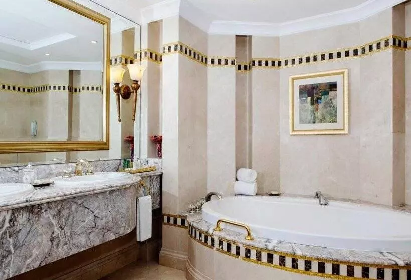 Corniche Hotel Sharjah