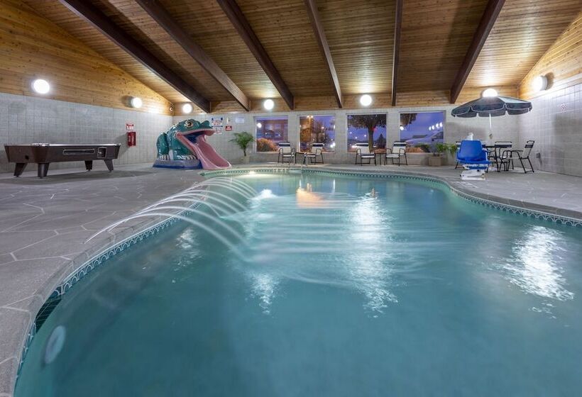 Отель Americinn By Wyndham Beaver Dam