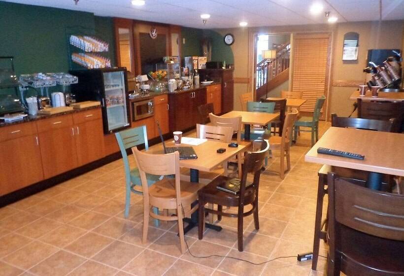 בית מלון כפרי Americinn By Wyndham Marshall