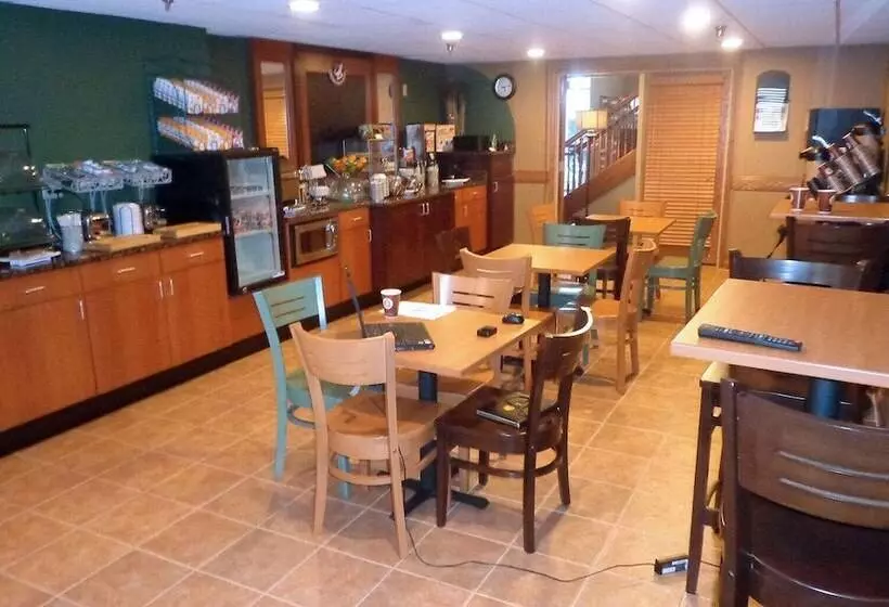 هتل Americinn By Wyndham Marshall