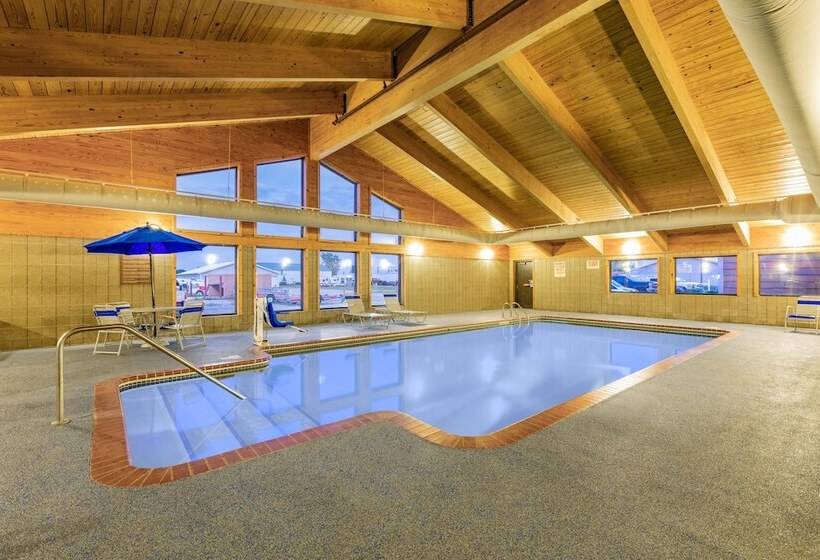 בית מלון כפרי Americinn By Wyndham Marshall