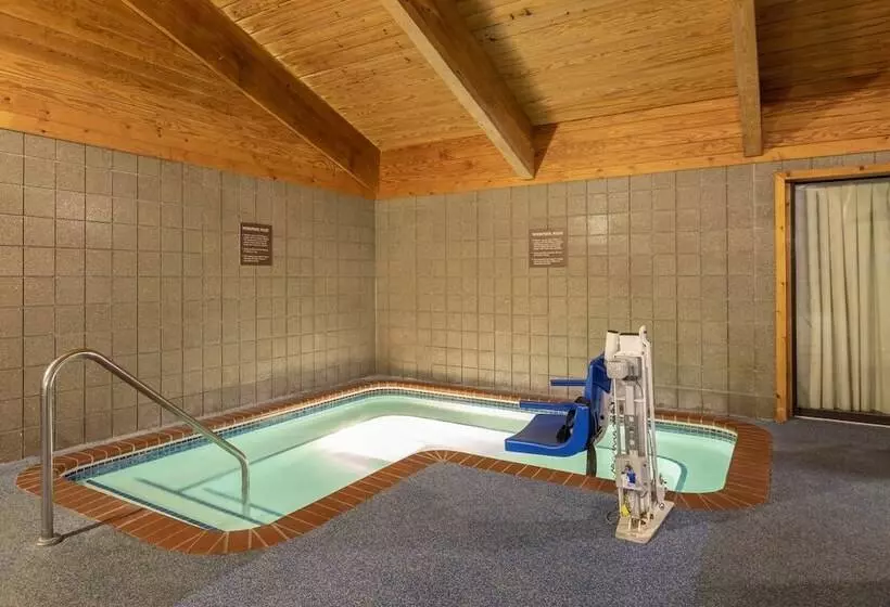 هتل Americinn By Wyndham Marshall