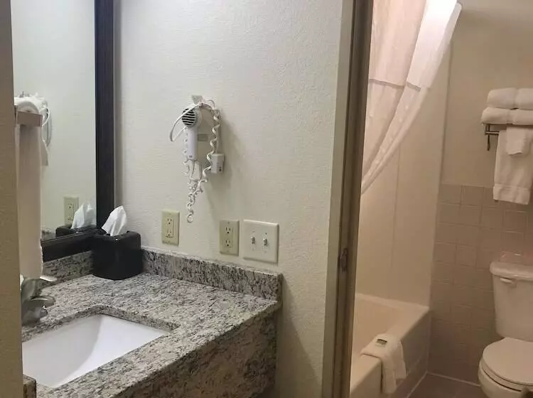 هتل Americinn By Wyndham Marshall