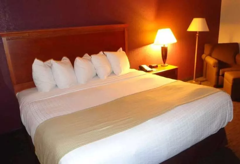 هتل Americinn By Wyndham Marshall